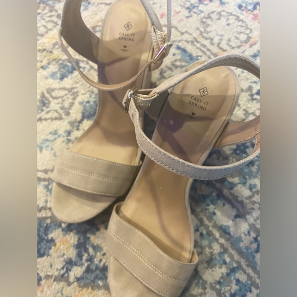 CALL IT SPRING Neutral Wedges — Size 9 - Picture 4 of 4